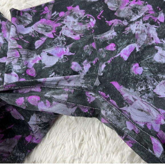 Lululemon align pant II 25” floral shift multi leggings - Picture 4 of 8
